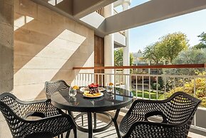 Royal Park Apt Resort by Sea N Rent