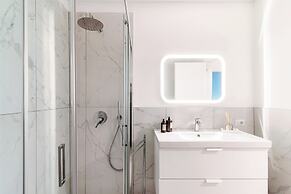 Pleasant Family Apt next to Lake Como