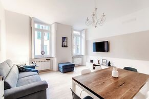 Pleasant Family Apt next to Lake Como