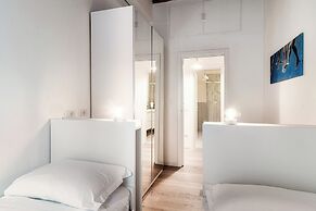 Pleasant Family Apt next to Lake Como