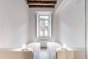 Pleasant Family Apt next to Lake Como