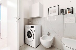 Pleasant Family Apt next to Lake Como