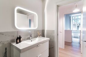 Pleasant Family Apt next to Lake Como