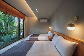 Reflexion Villas GLANZ