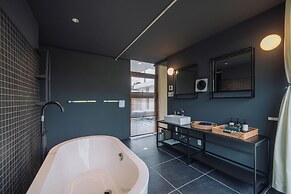 Reflexion Villas GLANZ