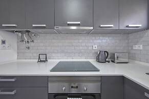 Olivais Modern by Homing