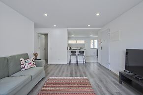 Olivais Modern by Homing