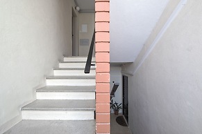 Olivais Modern by Homing