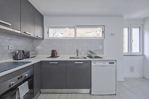 Olivais Modern by Homing