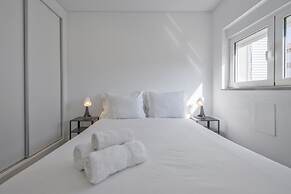 Olivais Modern by Homing