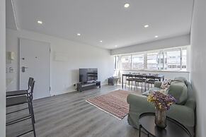 Olivais Modern by Homing