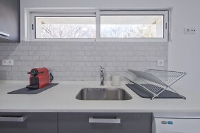 Olivais Modern by Homing