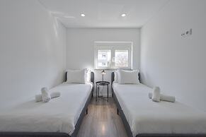 Olivais Modern by Homing