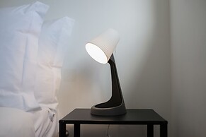 Olivais Modern by Homing