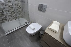 Olivais Modern by Homing