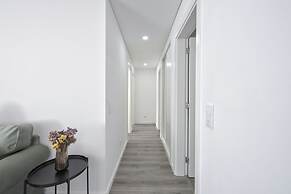 Olivais Modern by Homing