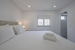 Olivais Modern by Homing