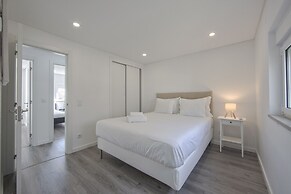 Olivais Modern by Homing