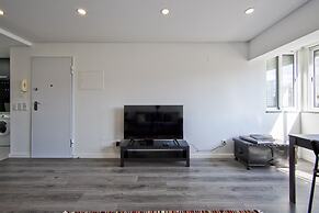 Olivais Modern by Homing