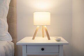 Olivais Modern by Homing