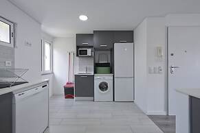 Olivais Modern by Homing