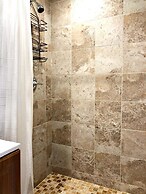 Studio in Las Olas Near FL Beach