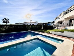 Quarteira Classic 2 With Pool by Homing