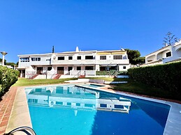 Quarteira Classic 2 With Pool by Homing