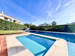Quarteira Classic 2 With Pool by Homing