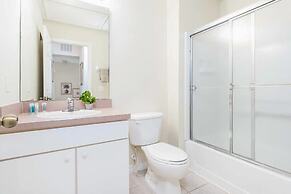 Stylish 3BR Townhouse 15 min to Disney Parks