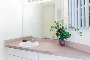 Stylish 3BR Townhouse 15 min to Disney Parks