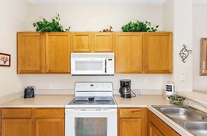 Stylish 3BR Townhouse 15 min to Disney Parks