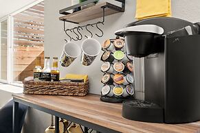 CSU Hideaway King Bd, Backyard Oasis, EV Charger