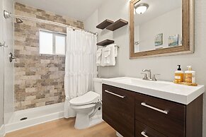 CSU Hideaway King Bd, Backyard Oasis, EV Charger