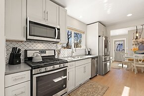 CSU Hideaway King Bd, Backyard Oasis, EV Charger