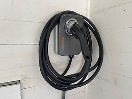 CSU Hideaway King Bd, Backyard Oasis, EV Charger