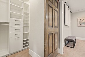 CSU Hideaway King Bd, Backyard Oasis, EV Charger