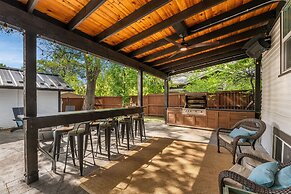 CSU Hideaway King Bd, Backyard Oasis, EV Charger