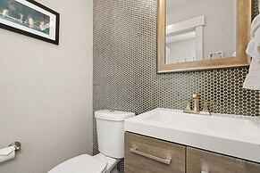 CSU Hideaway King Bd, Backyard Oasis, EV Charger