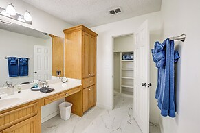 1 Mi to Lake Jacksonville: Pet-friendly Home