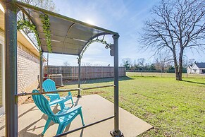 1 Mi to Lake Jacksonville: Pet-friendly Home