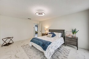 1 Mi to Lake Jacksonville: Pet-friendly Home