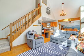 7 Mi to Big Boulder Mtn: Poconos Chalet w/ Hot Tub