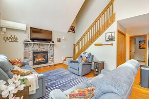 7 Mi to Big Boulder Mtn: Poconos Chalet w/ Hot Tub