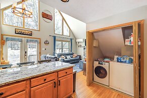 7 Mi to Big Boulder Mtn: Poconos Chalet w/ Hot Tub