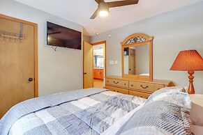 7 Mi to Big Boulder Mtn: Poconos Chalet w/ Hot Tub