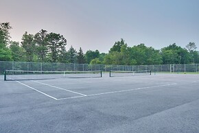7 Mi to Big Boulder Mtn: Poconos Chalet w/ Hot Tub