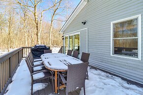 7 Mi to Big Boulder Mtn: Poconos Chalet w/ Hot Tub