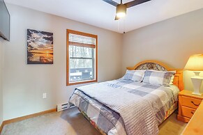 7 Mi to Big Boulder Mtn: Poconos Chalet w/ Hot Tub