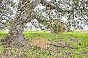 Large Yard + Pond: Fayetteville Rural Retreat